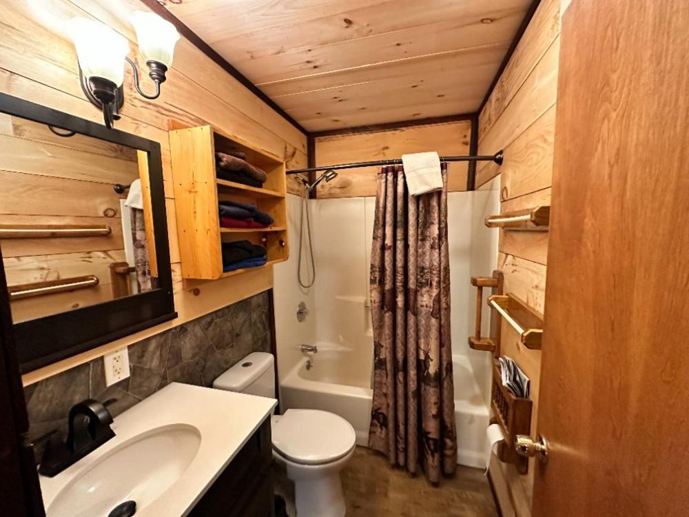 Best Bear Lodge & Campground Irons Dış mekan fotoğraf